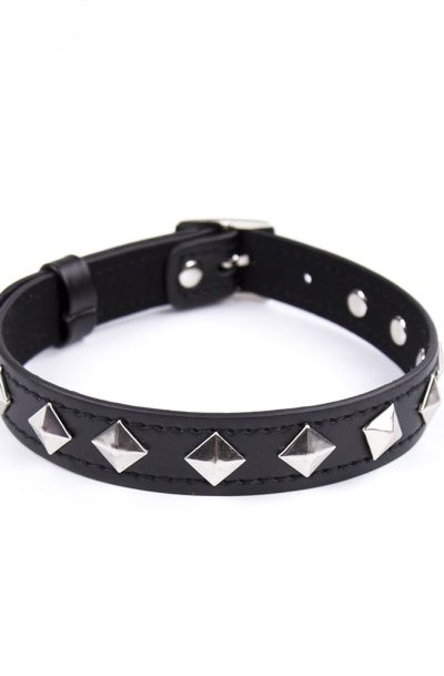 Collier réglable avec déco en métal Couleur : Noir