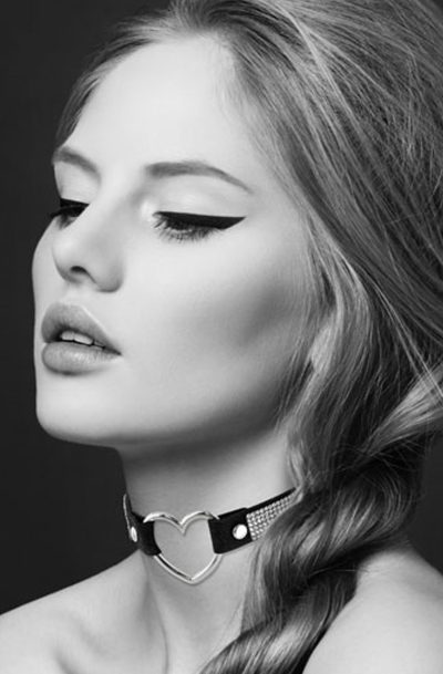 Accueil 19 Collier en cuir noir SM avec bande de strass et coeur métal argenté Taille : TU, Couleur : Noir